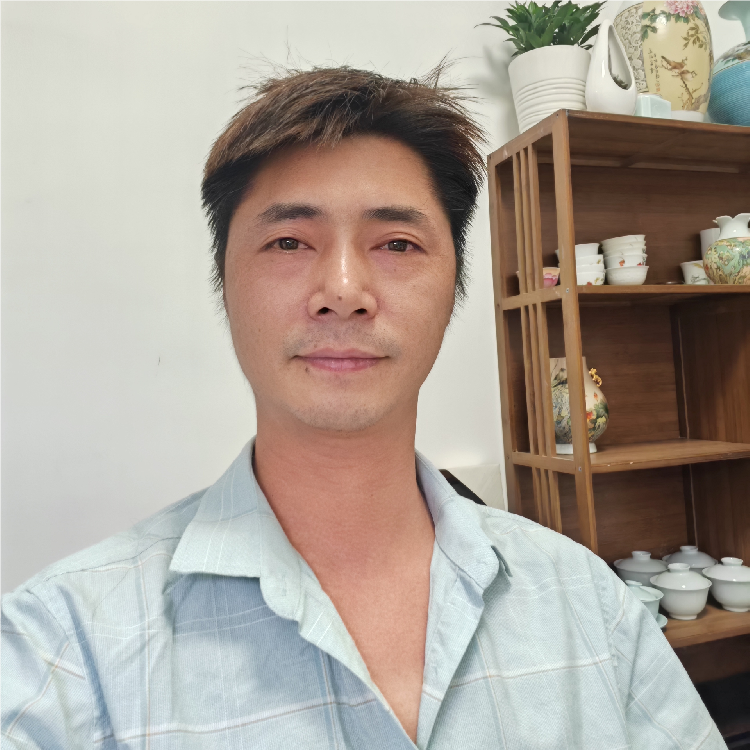 程玉新（國(guó)瓷紅葉畫(huà)院高級(jí)畫(huà)師）